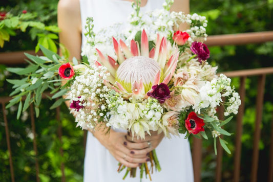 WEDDING: GOLDEN & TROPICAL